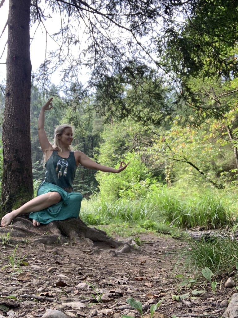 delavnica prisluhni intuiciji_mokini yoga_duhovna akademija amba_mooni blog
